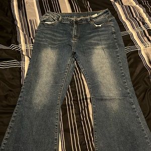 Wrangler, extra large jeans, bellbottoms, or boot cut